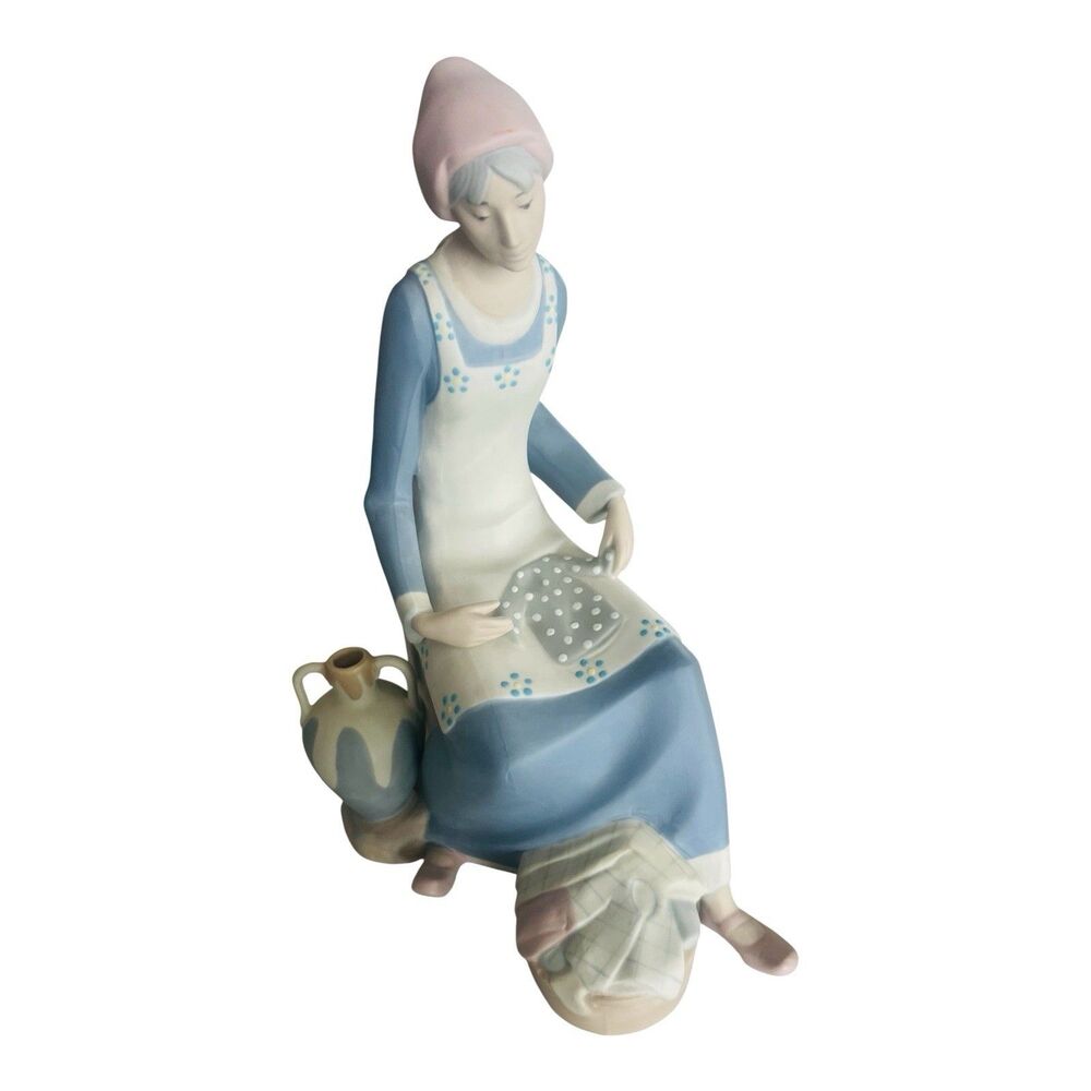 Vintage REX Valencia Spain Porcelain Woman Laundry Figurine Blue Dress 10”